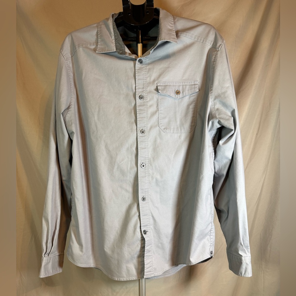 Under Armour Men's Long Sleeve Button-Up Shirt 👔